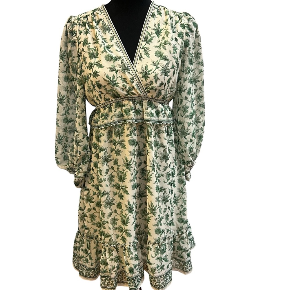 Max Studio Green Leaf Print Long Sleeve Dress